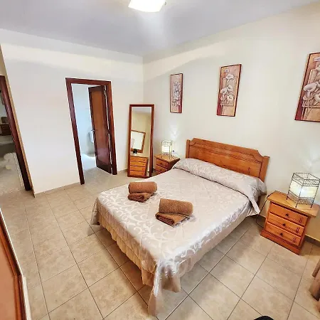 Villa Amarillo Golf House *